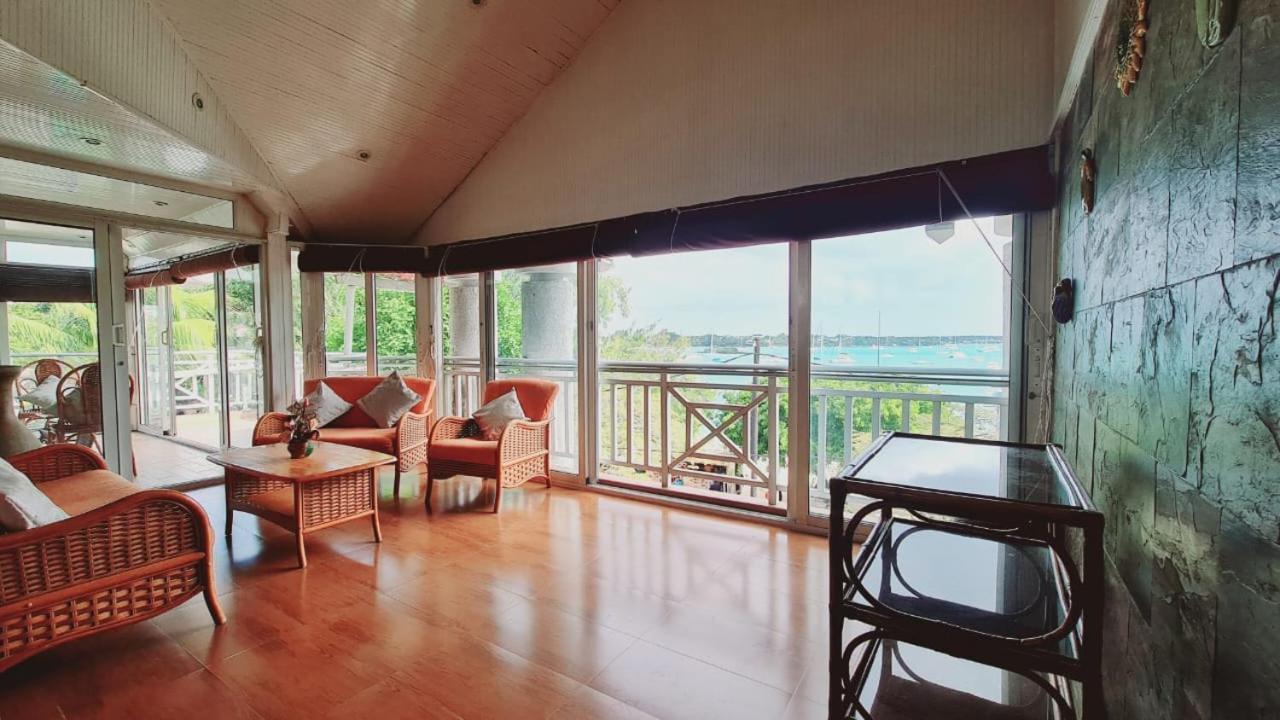 Beachfront Penthouse With Panoramic Ocean View Grand Baie Exterior foto
