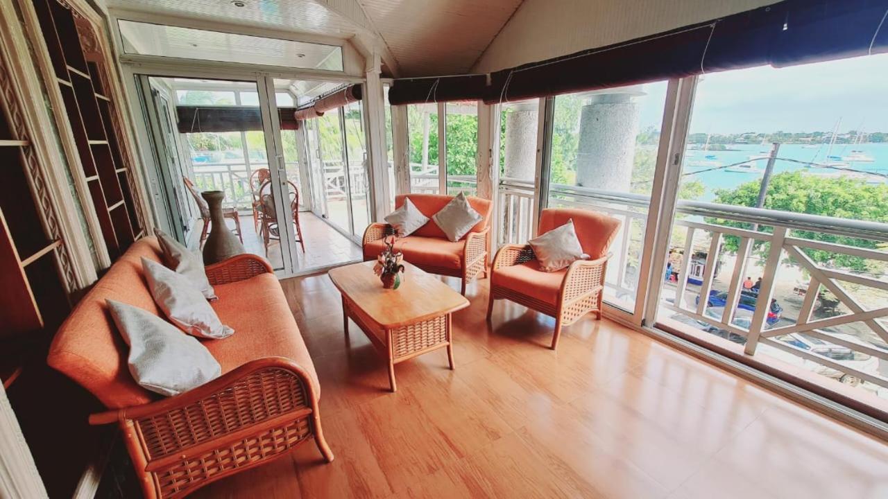 Beachfront Penthouse With Panoramic Ocean View Grand Baie Exterior foto